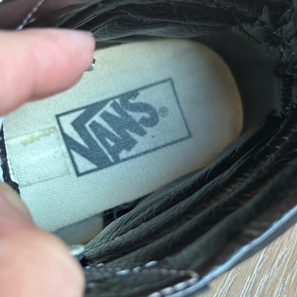 Van’s SK8-HI Shoe Sneaker Hi Top Black & White Size 8 women / 6.5 men / 38.5 EU - Picture 8 of 9